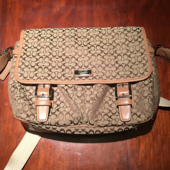 Coach Handbags - Coach messenger bag